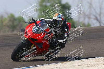 media/Sep-20-2025-TrackDaz (Sat) [[27f0cde673]]/B Group/1120am (Turn 2)/